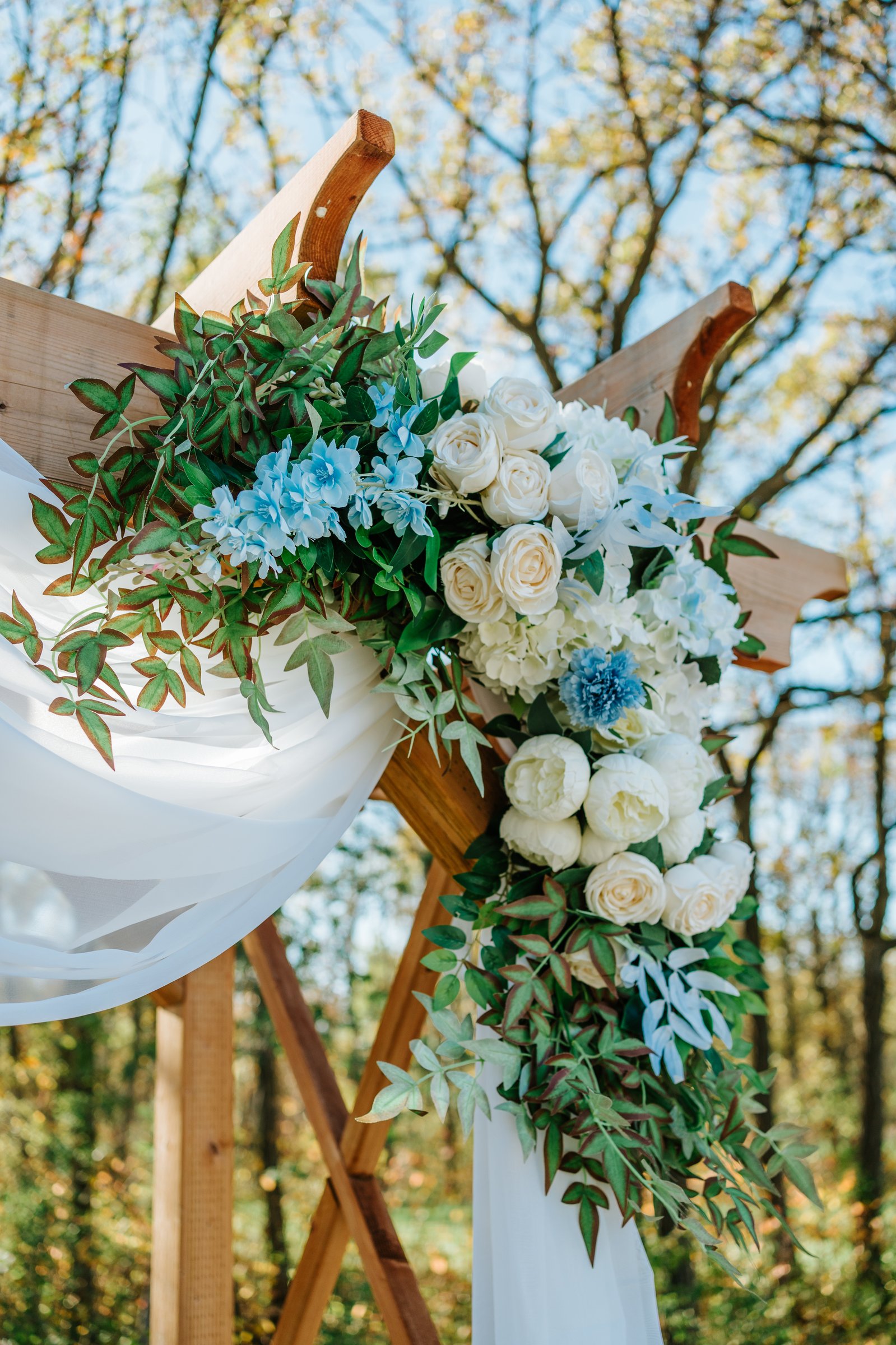 Outdoor ceremony at Bel Acres Golf and Country Club in Rosser Manitoba — wedding photography by Chris Ngo, Ngo Photography Winnipeg