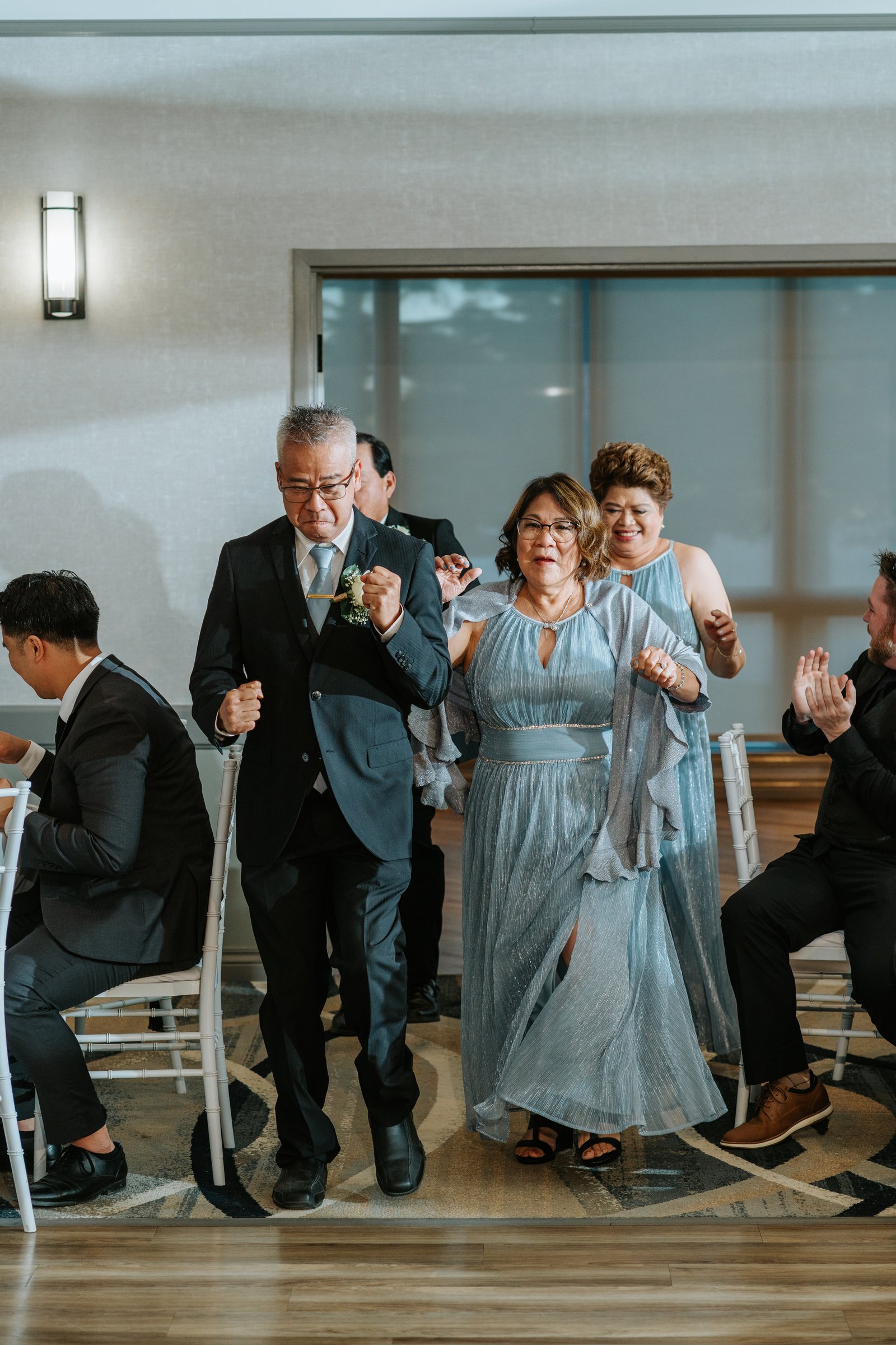 Candid moments during cocktail hour at Bel Acres — Gin and Marieanne wedding photographed by Ngo Photography