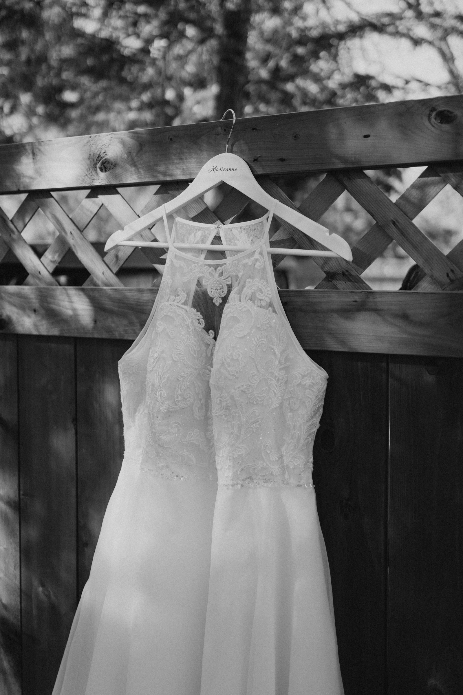 Bridal preparations at Bel Acres Golf and Country Club — wedding photography by Ngo Photography, Winnipeg