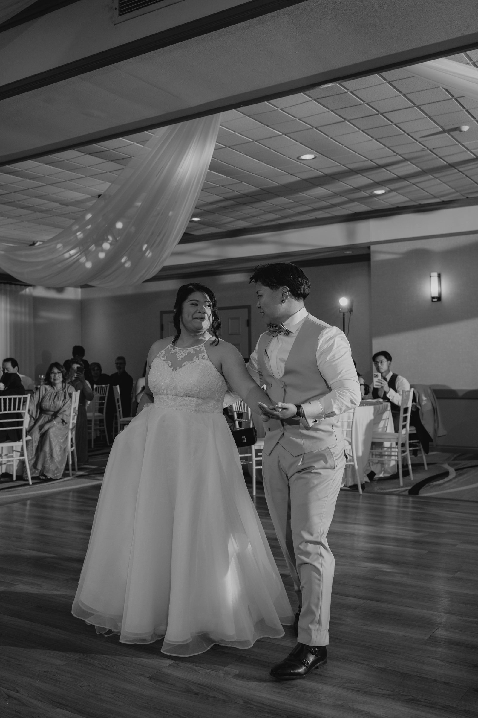 Reception dinner and speeches at Bel Acres Golf and Country Club — wedding photography by Ngo Photography Winnipeg