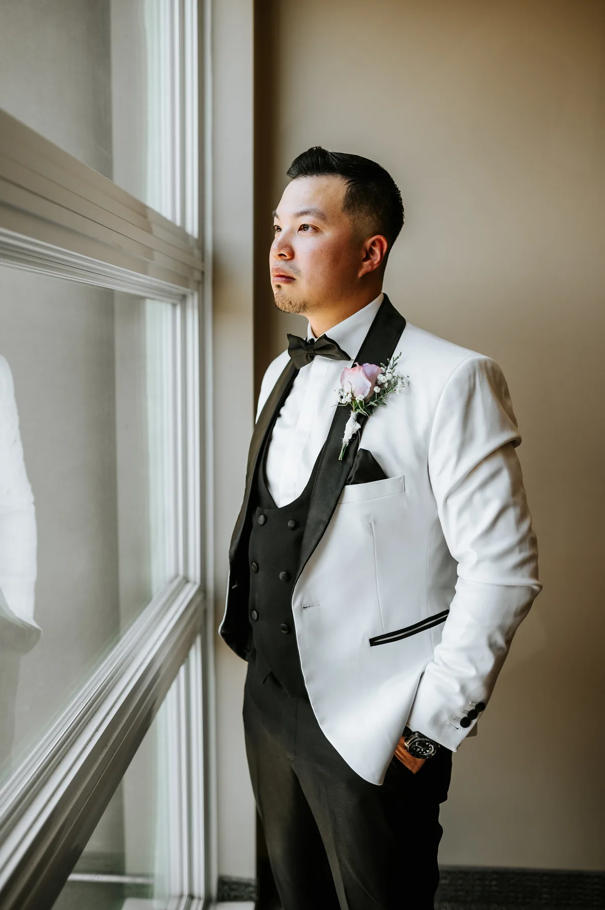 Groom Homan waiting at the altar, Bridges Golf Course outdoor ceremony, Winnipeg