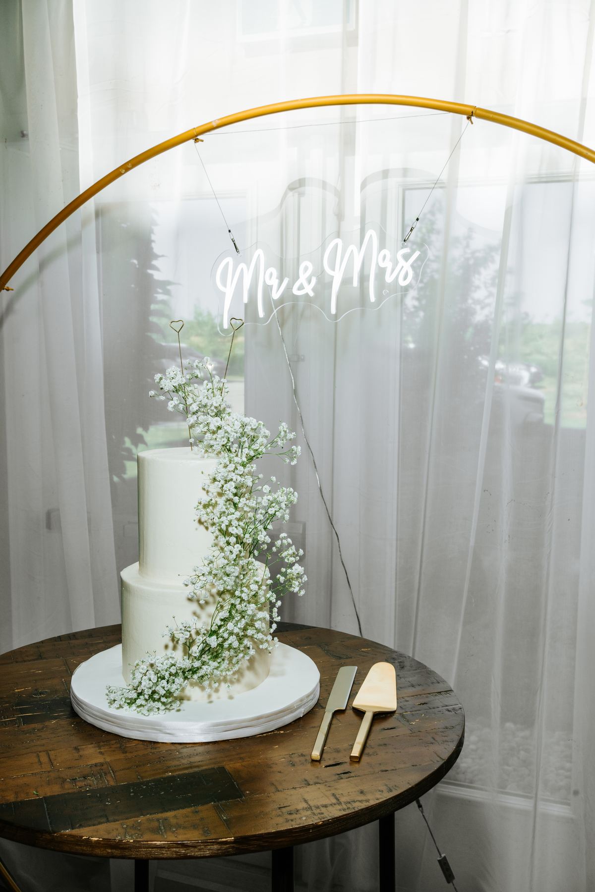 First dance in the barn at Hawthorne Estates Manitoba — Manitoba wedding photography by Chris Ngo