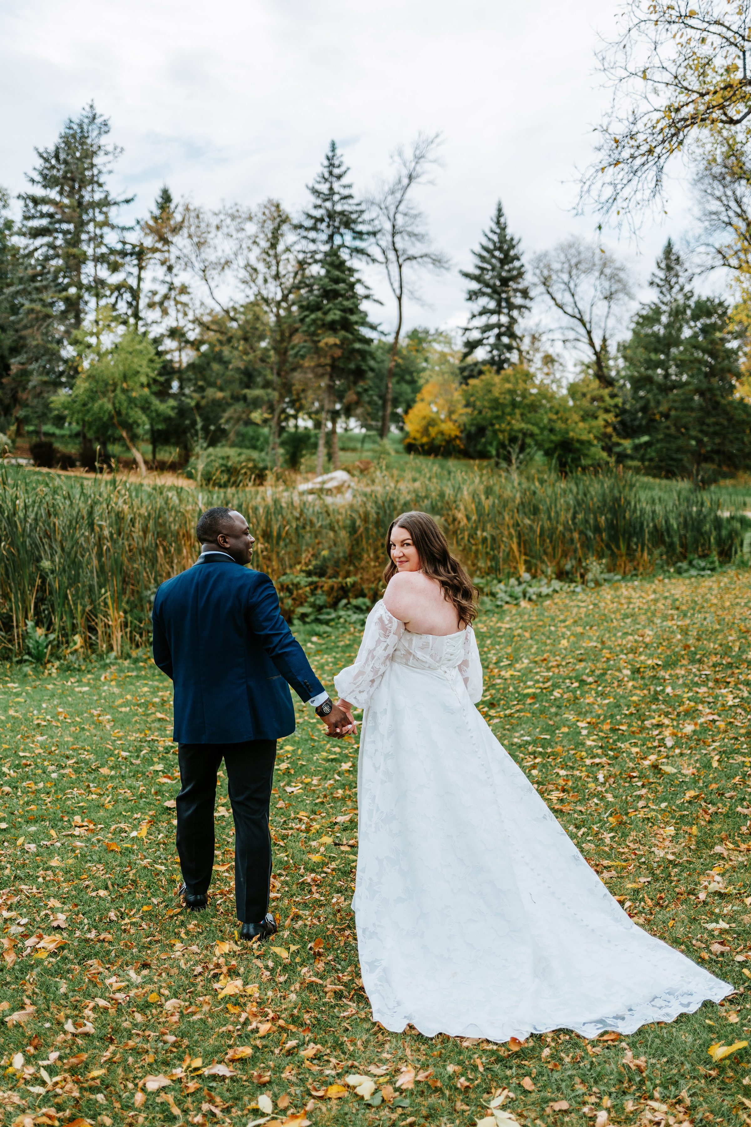 Wedding couple portrait in autumn foliage Manitoba — Ngo Photography