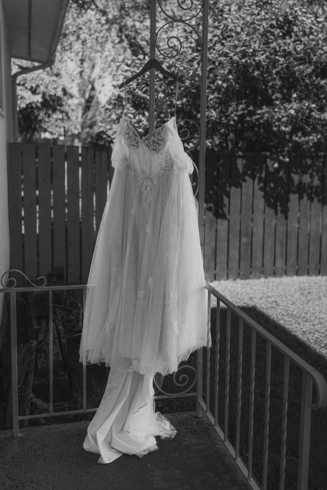 Bridal details and garden florals — Stephanie and Drew's Caboto Centre wedding, photography by Chris Ngo Winnipeg