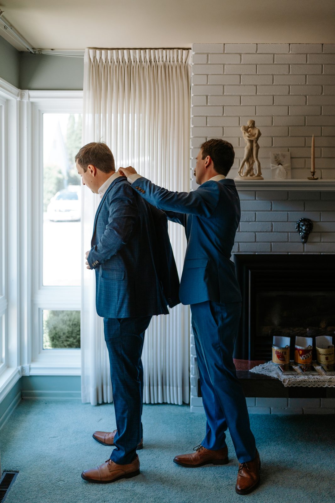 Antique home decor and bridal details at Caboto Centre wedding — photography by Ngo Photography Winnipeg