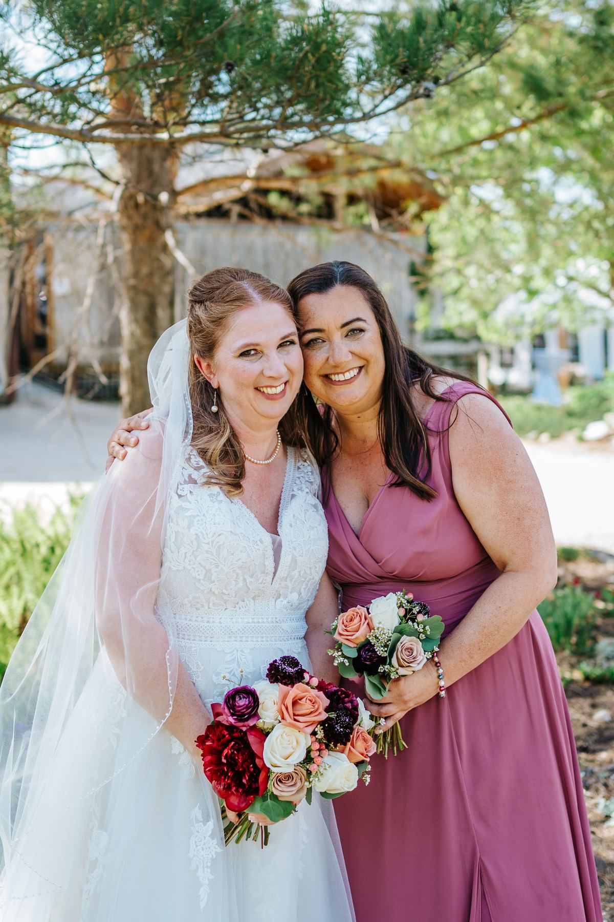 Wedding party group portrait at Pineridge Hollow, Pine Ridge, Winnipeg, Manitoba — Ngo Photography