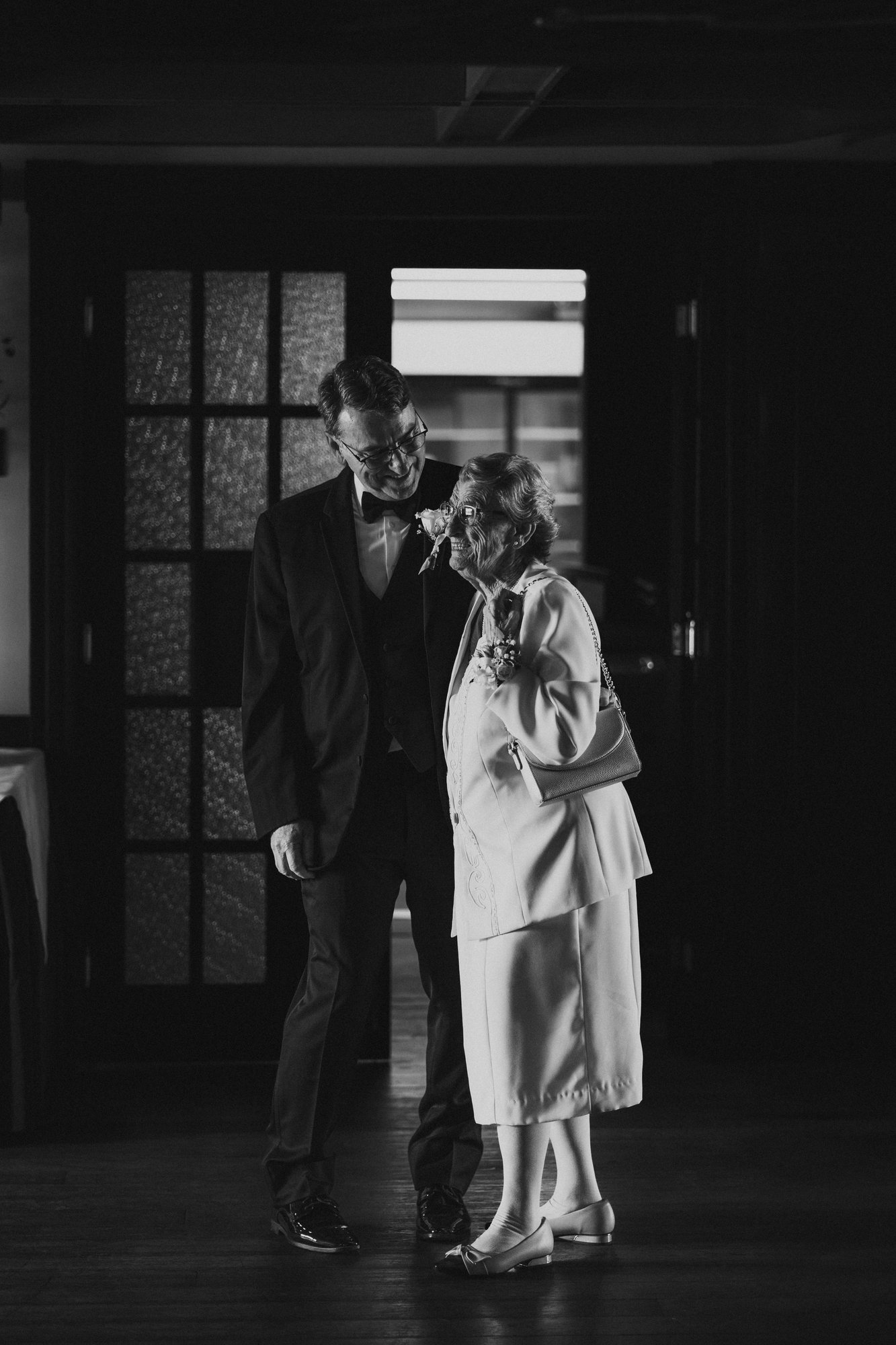 Bridal preparation at The Gates on Roblin Headingley — wedding photography by Chris Ngo