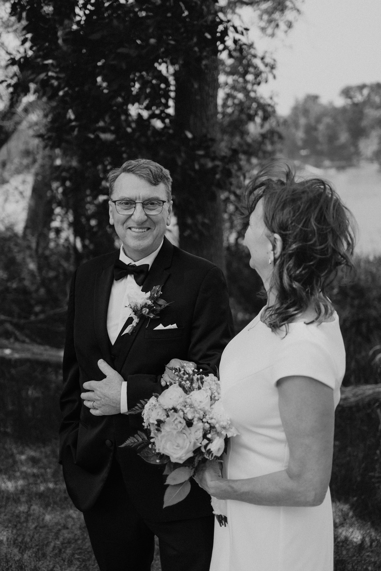 Vicki and Rene couple portrait Gates on Roblin — photography by Chris Ngo