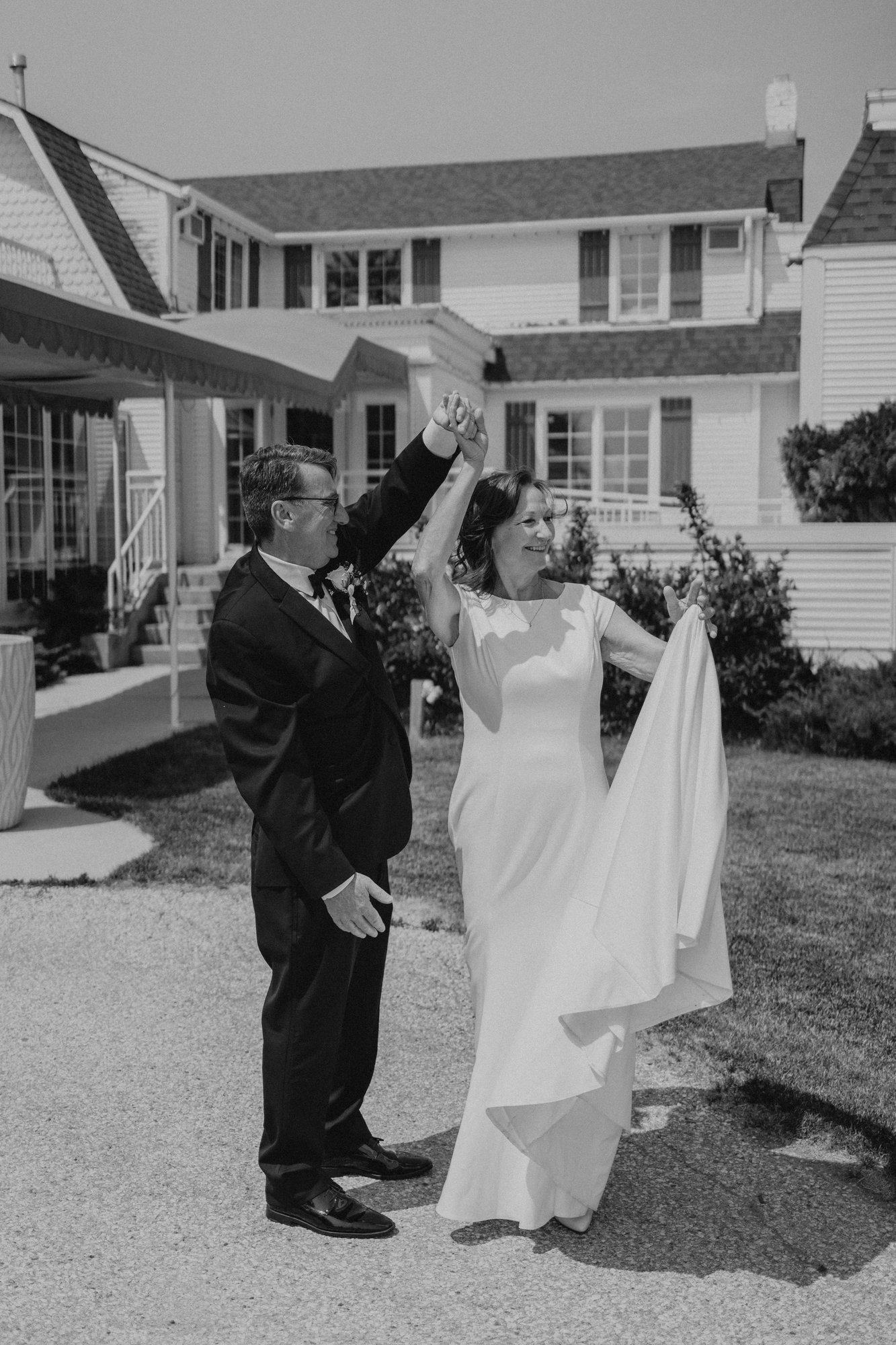 Portrait at The Gates on Roblin Headingley Manitoba — Ngo Photography
