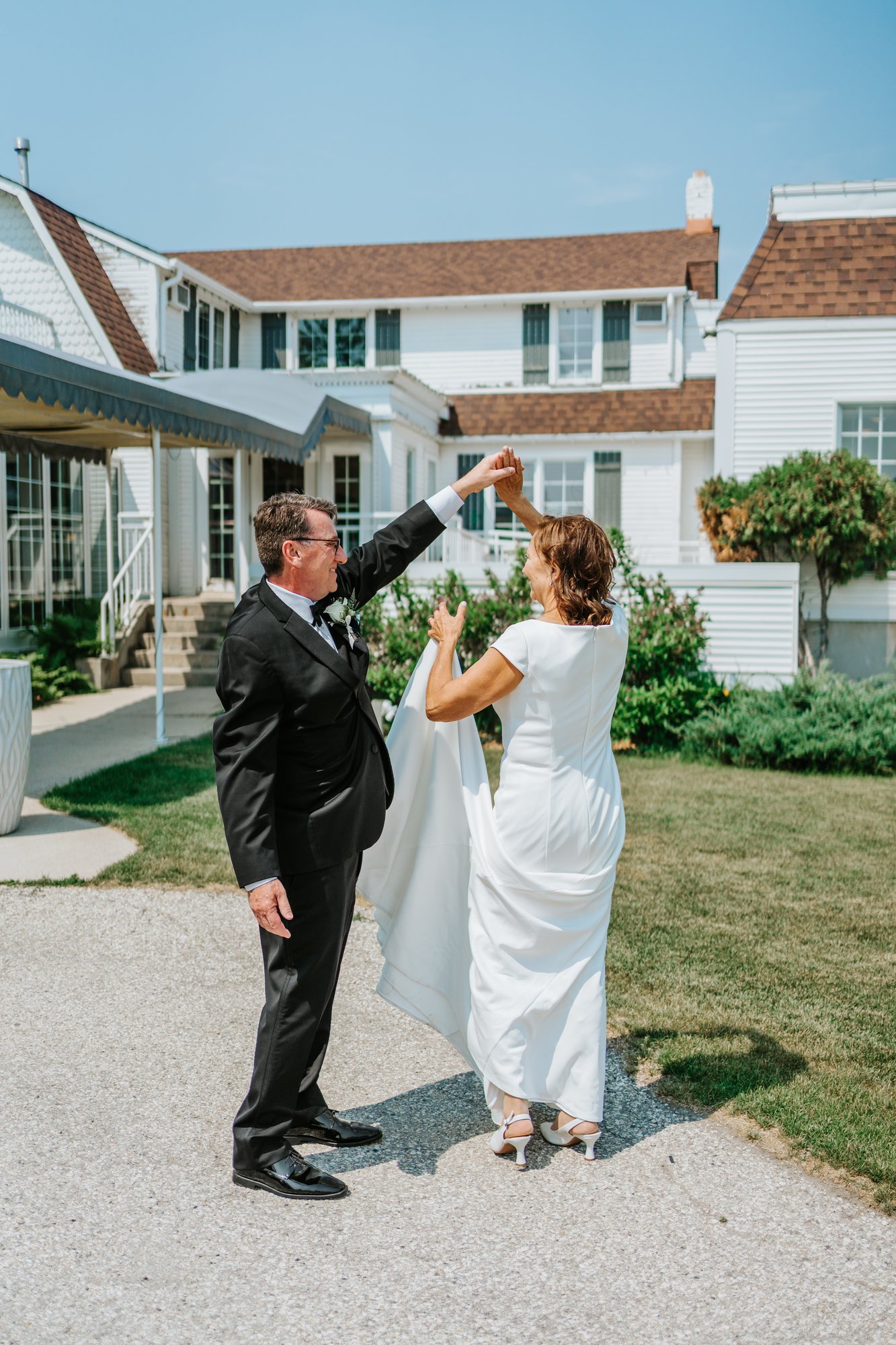 Couple portrait at The Gates on Roblin — Ngo Photography