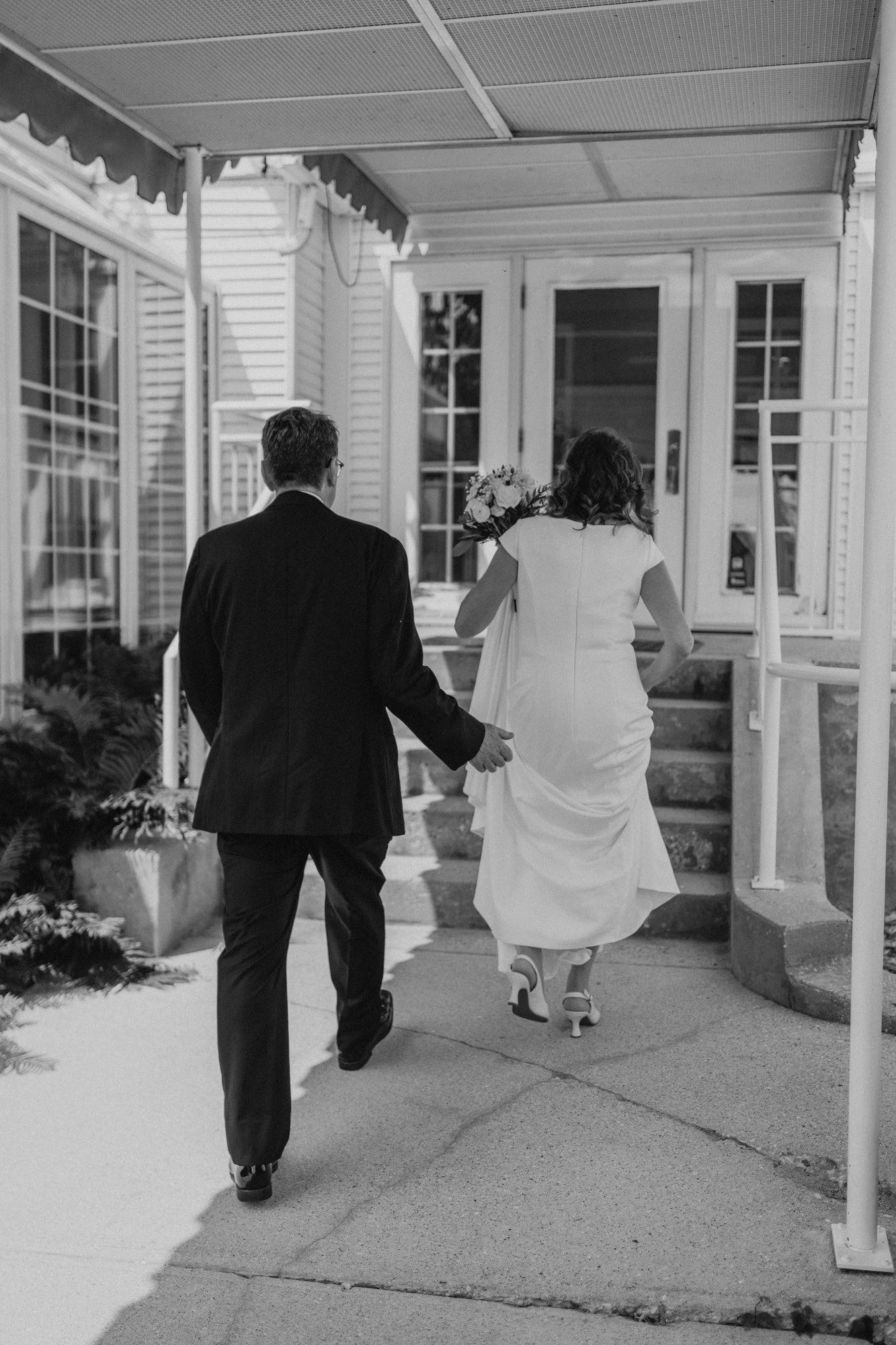 Vicki and Rene at The Gates on Roblin — Ngo Photography